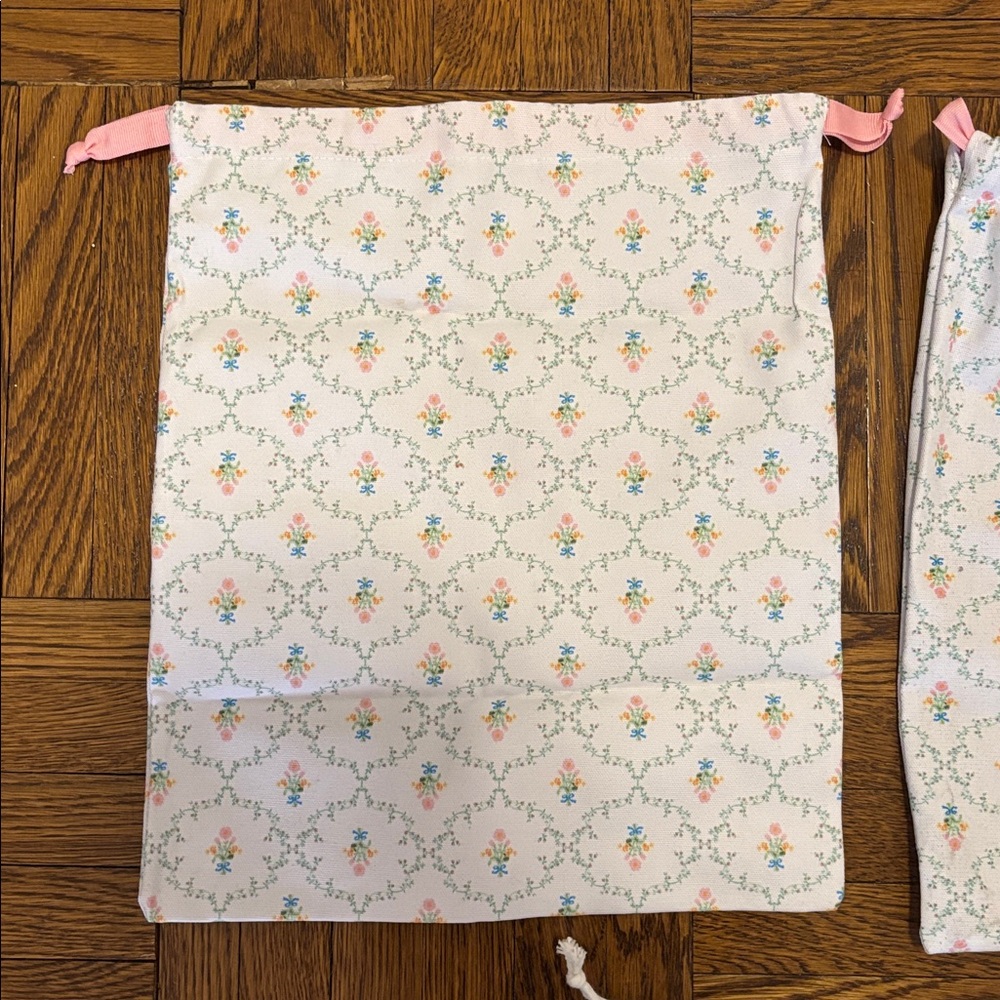 Hill House Trellis Drawstring Bags Set - Picture 2 of 4